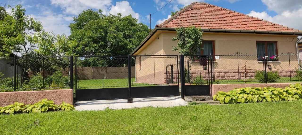 Andrea Vendeghaz Villa Egerszolat Exterior foto